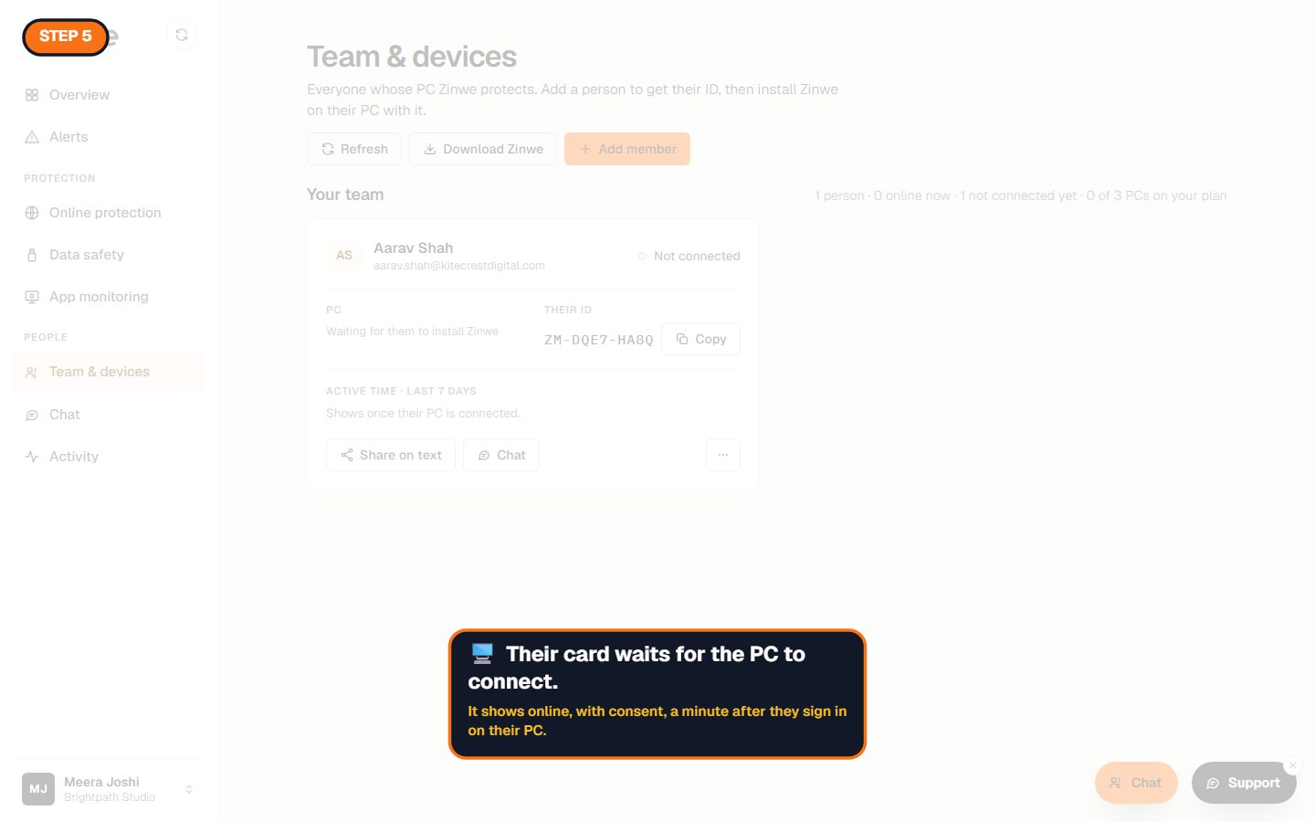 A new member card waiting for the PC to connect
